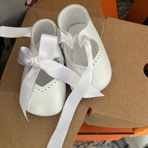 White crib shoes